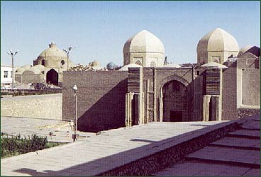 Magoki-Attori Mosque (12 - 16 century)